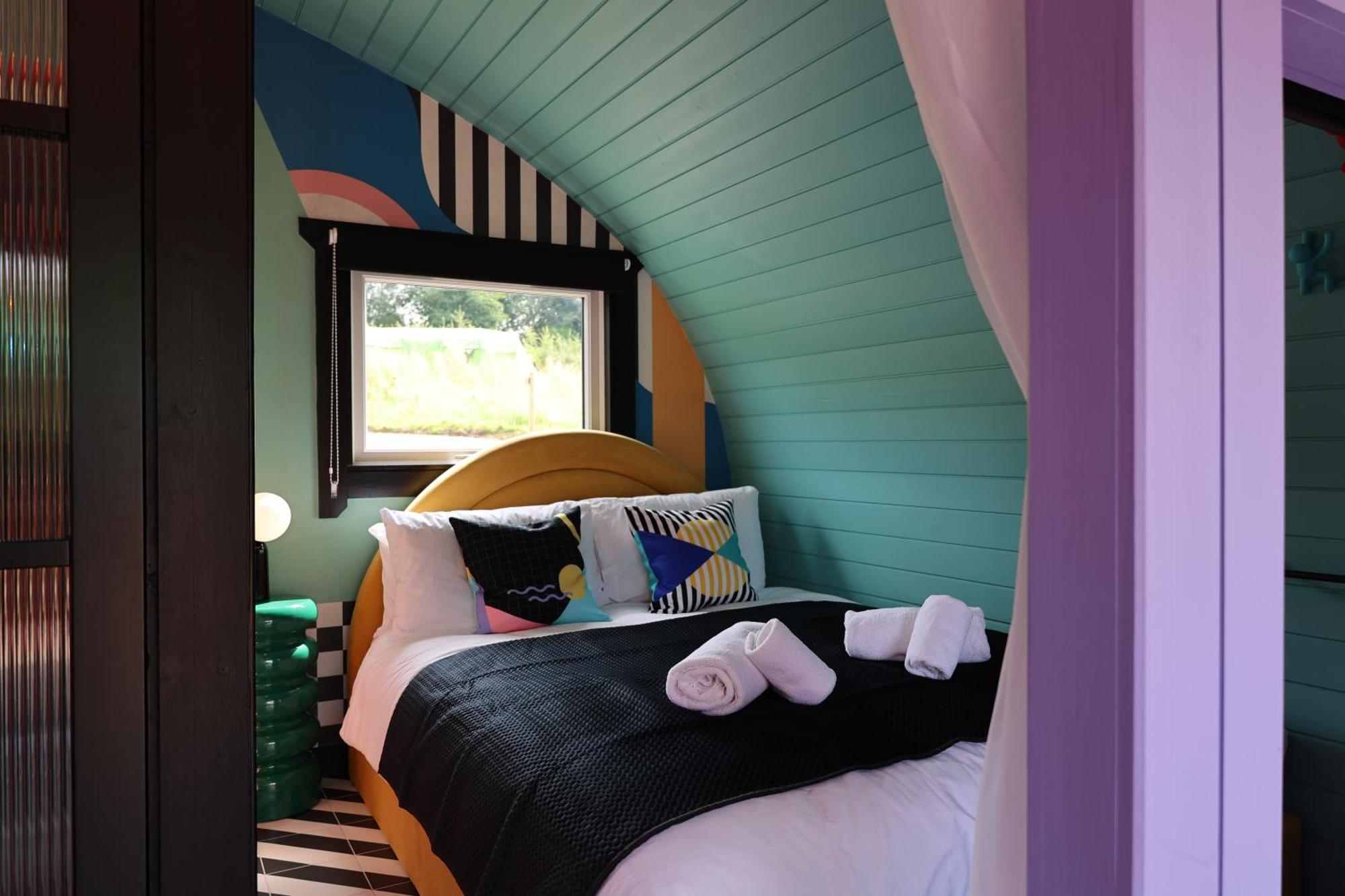 Apartamento Ammonite Glamping Pod & Hot Tub Hungerton Exterior foto