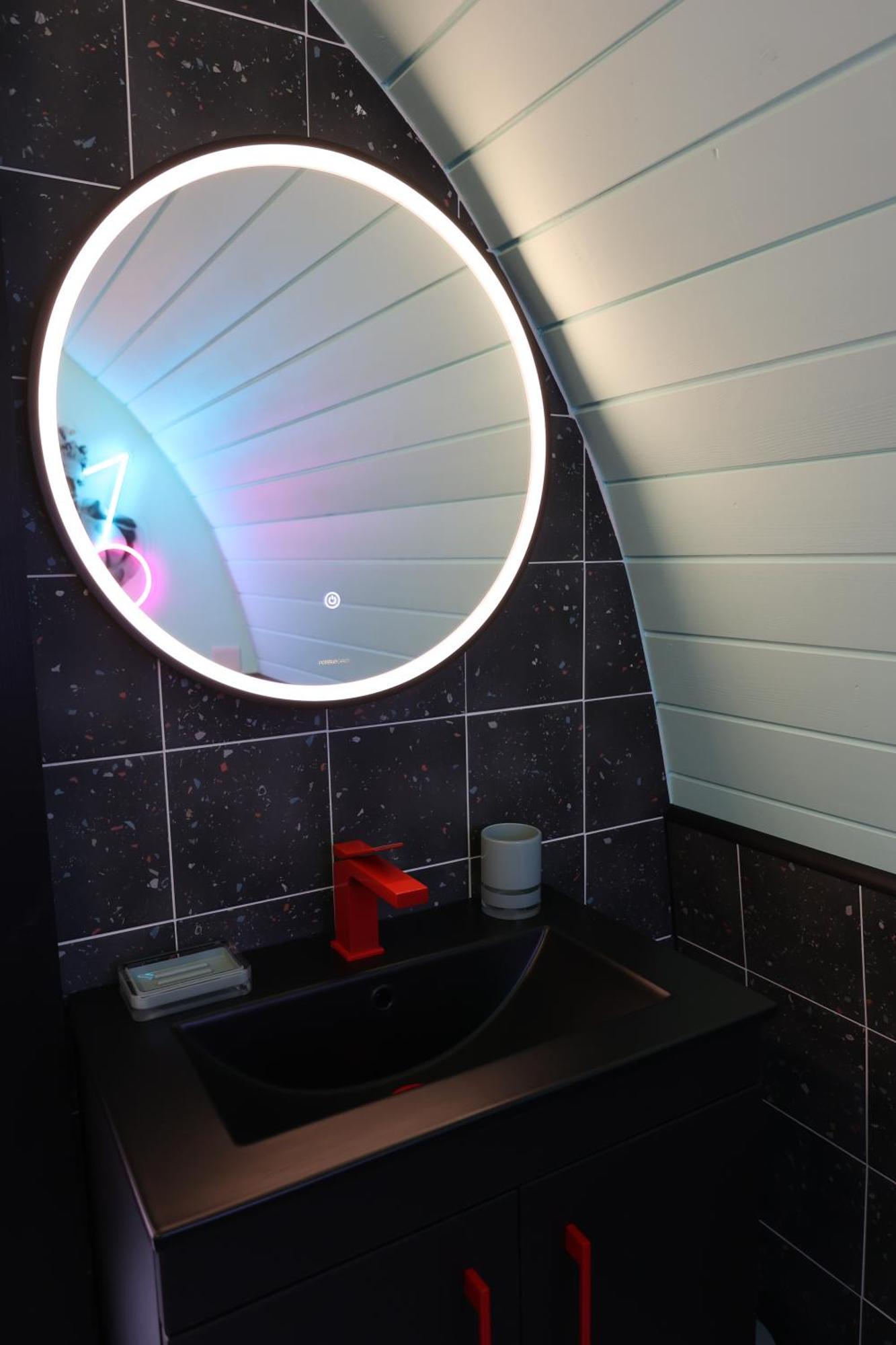 Apartamento Ammonite Glamping Pod & Hot Tub Hungerton Exterior foto